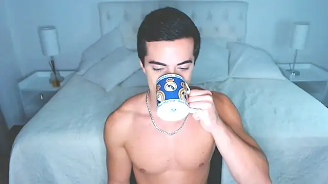 mr_hunterx's Webcam Show