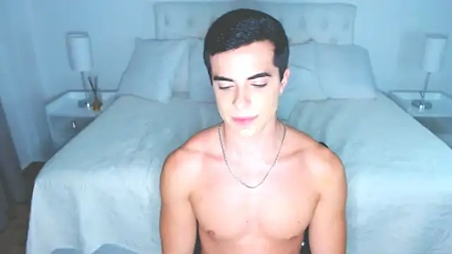 mr_hunterx Show in webcam