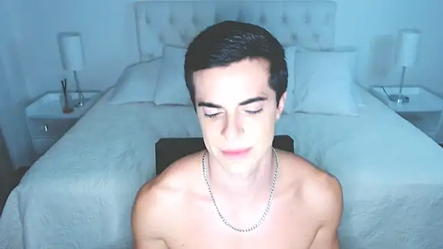 mr_hunterx Show in webcam