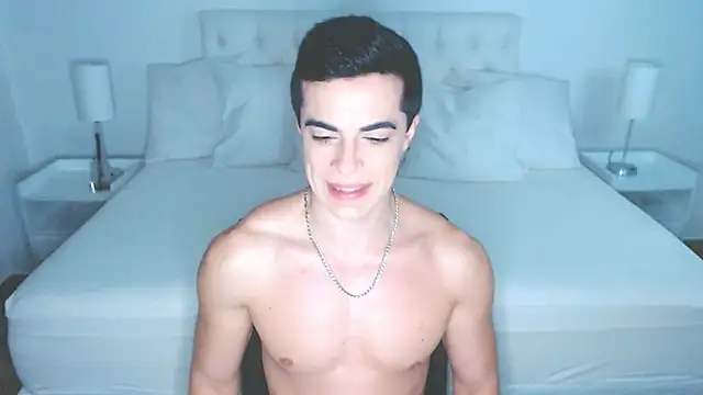 mr_hunterx Show in webcam
