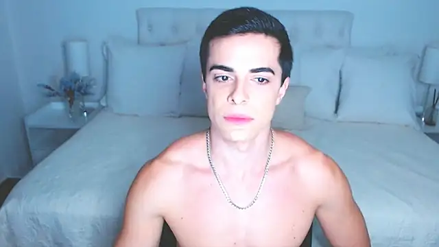 mr_hunterx Show in webcam