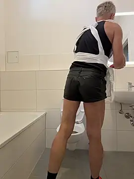 SexyLeon8: διαδικτυακό σόου στην κάμερα