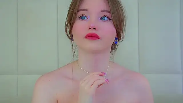 XXX chat uživo modela KeiraAsti