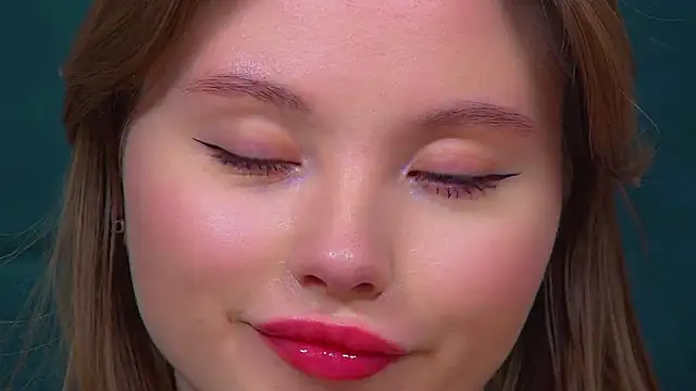KeiraAsti Adlı Modelin Canlı XXX Sohbeti