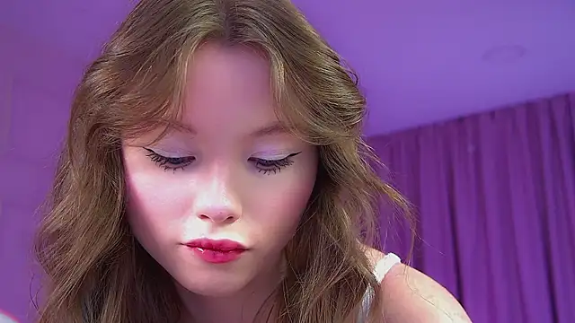 KeiraAsti Chat XXX in diretta