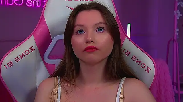 KeiraAsti webcam show