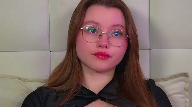 KeiraAsti's Live XXX Chat