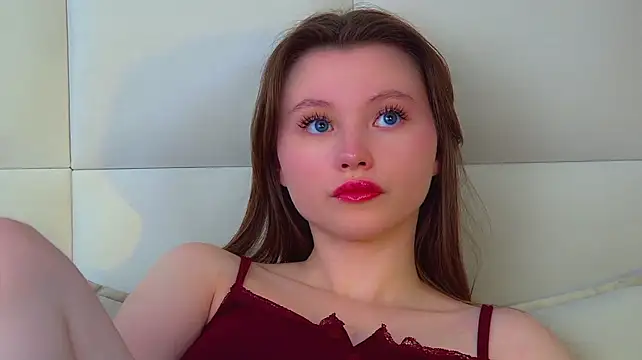 Show modela KeiraAsti na web-kameri