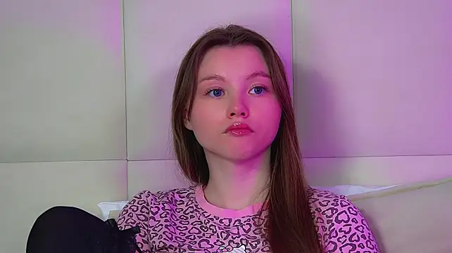 KeiraAsti Chat XXX in diretta