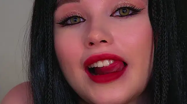 KeiraAsti Show in webcam