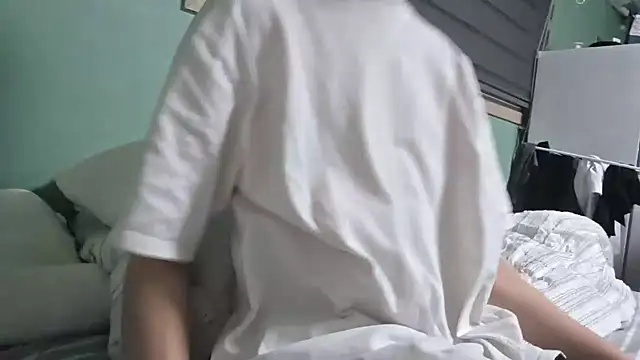 016giyn Webbikameraesitys