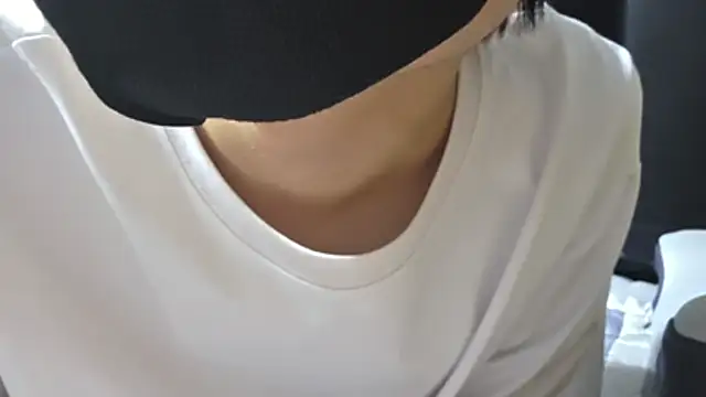 016giy Show in webcam