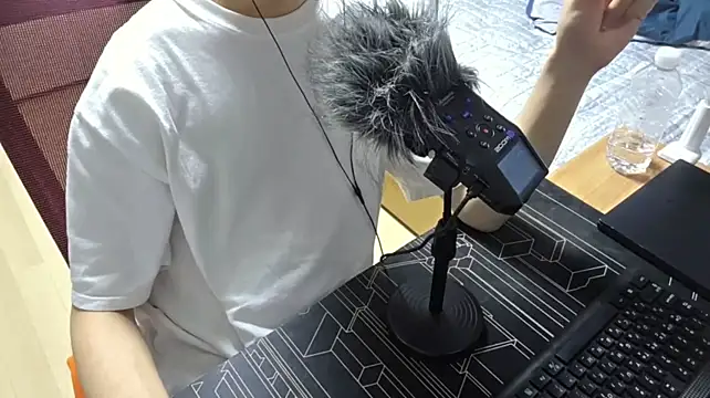 016giyのウェブカメラショ  ー