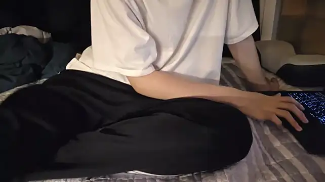 016giy Show in webcam