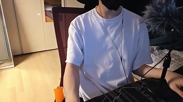 הופעת וובקאם של 016giy