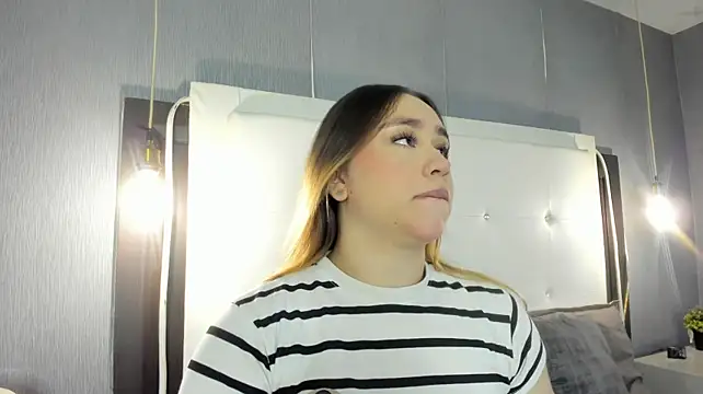 ximenanoah Adlı Modelin Web Kamerası Şovu