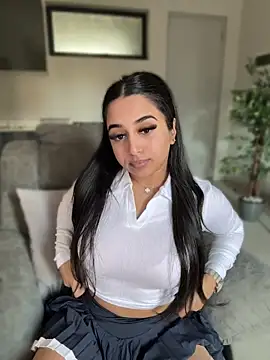 Czat XXX na żywo – LilMisIndianx