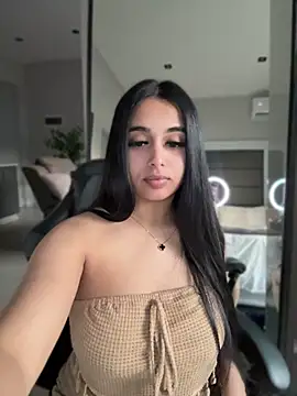 LilMisIndianx Live XXX-Chat
