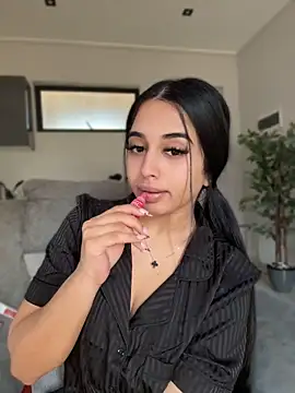 LilMisIndianx's Webcam Show