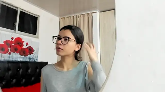 pinky_f00x Chat XXX live