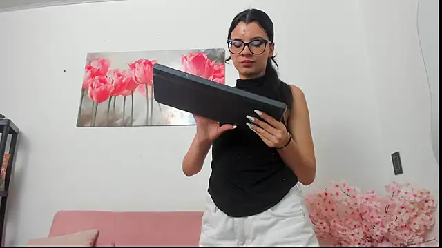 pinky_f00x – Naživo XXX chat