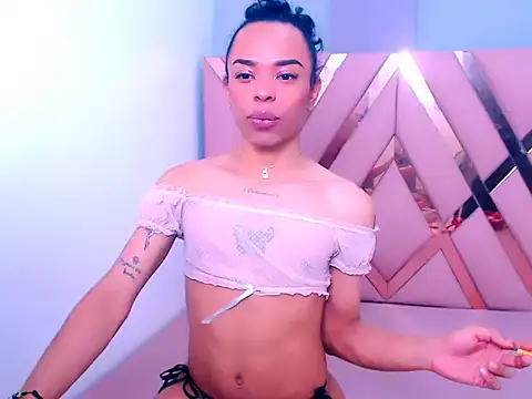 gabriela_saenz_ Show in webcam