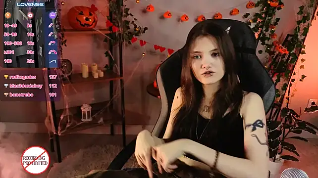 XXX chat uživo modela Dilara_xBaby