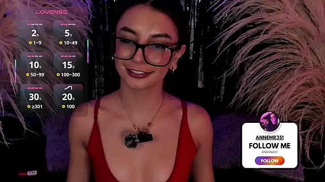 MaryAnneeXOO Show in webcam