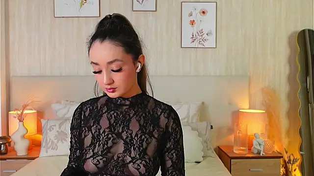 ZamphyraNightt's Webcam Show