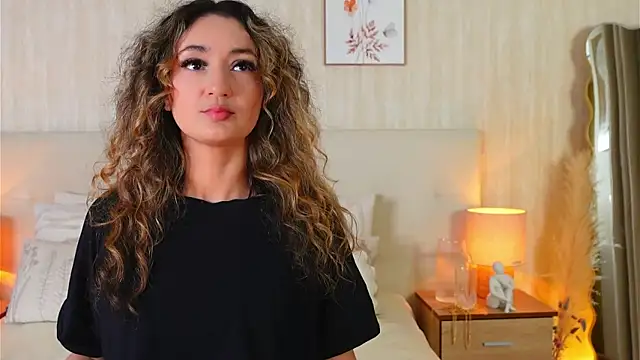 ZamphyraNightt Adlı Modelin Canlı XXX Sohbeti