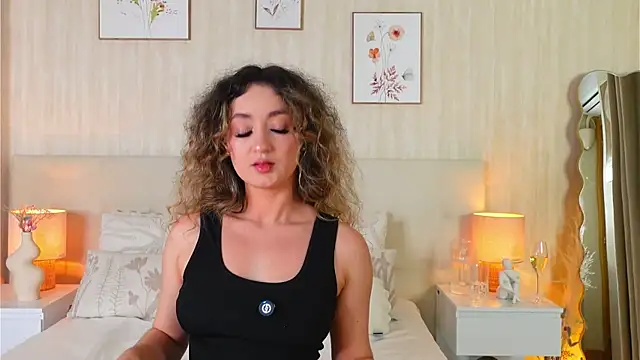 ZamphyraNightt Adlı Modelin Canlı XXX Sohbeti