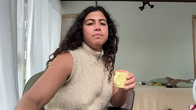 צ'אט XXX בשידור חי של deusaludovica