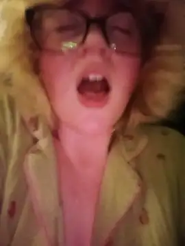 mcjbgfhgjhiiilllufjyf's Webcam Show