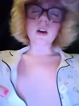 mcjbgfhgjhiiilllufjyf's Webcam Show