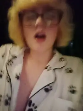mcjbgfhgjhiiilllufjyf Шоу с уебкамера