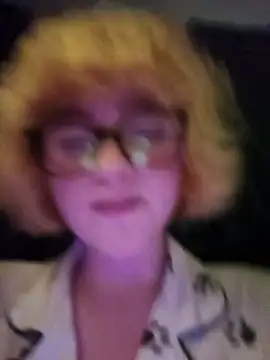 mcjbgfhgjhiiilllufjyf Show in webcam