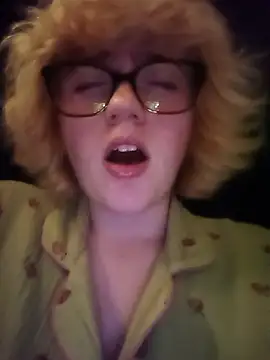 mcjbgfhgjhiiilllufjyf's Webcam Show