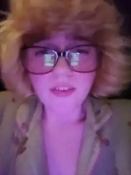 mcjbgfhgjhiiilllufjyf Show in webcam