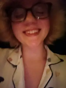 mcjbgfhgjhiiilllufjyf's Webcam Show