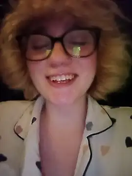 mcjbgfhgjhiiilllufjyf's Webcam Show