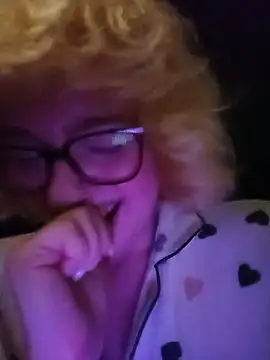 mcjbgfhgjhiiilllufjyf's Webcam Show