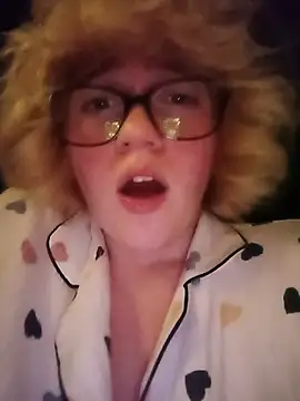 mcjbgfhgjhiiilllufjyf's Webcam Show