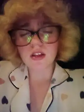 mcjbgfhgjhiiilllufjyf Шоу с уебкамера