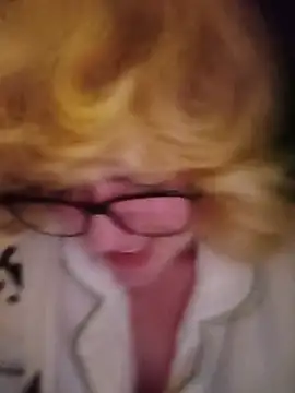 mcjbgfhgjhiiilllufjyf's Webcam Show