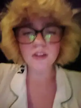 mcjbgfhgjhiiilllufjyf Show in webcam