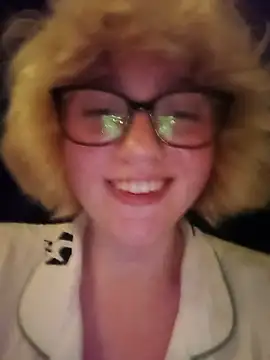 mcjbgfhgjhiiilllufjyf Show in webcam