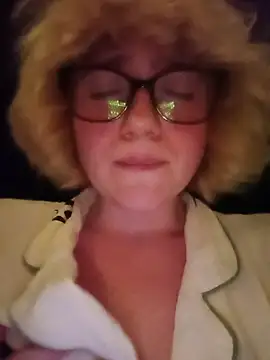 mcjbgfhgjhiiilllufjyf's Webcam Show