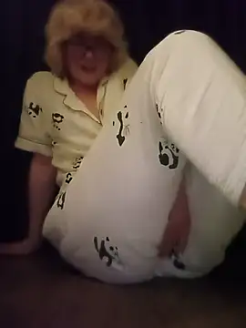 mcjbgfhgjhiiilllufjyf's Webcam Show