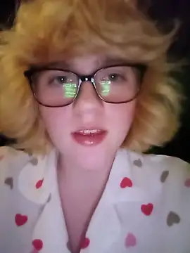 mcjbgfhgjhiiilllufjyf's Webcam Show