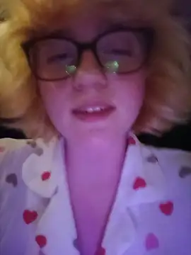 mcjbgfhgjhiiilllufjyf Show in webcam